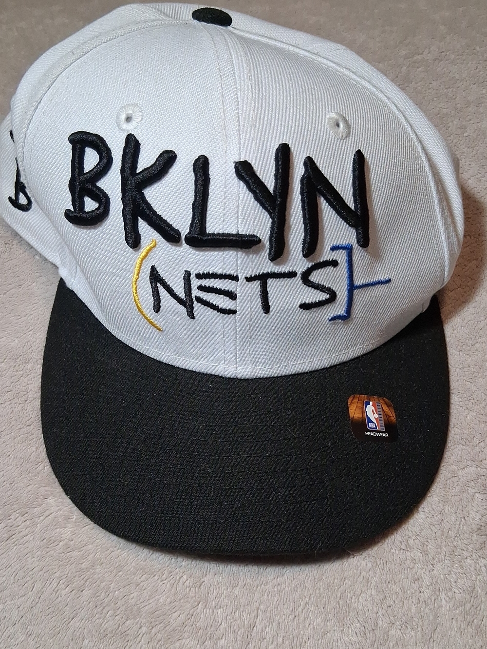 NBA White and Black BKLYN Nets Embroidered Snapback Hat